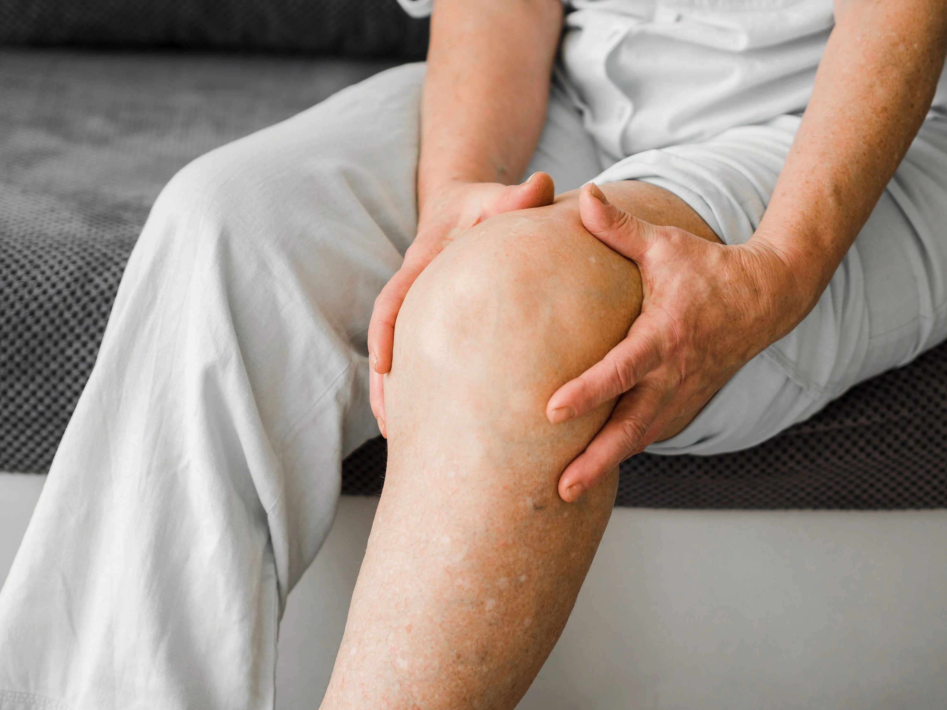 Edema: Symptoms, Causes & Treatment for Swelling Relief